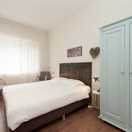 In Bergen Near North Sea Beach, Cleaning Included Holiday home *
