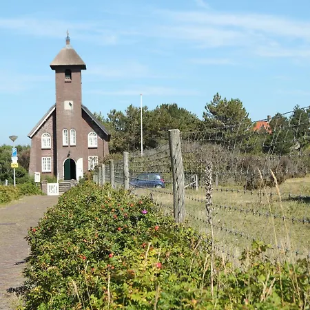 In Bergen Near North Sea Beach, Cleaning Included Dom wakacyjny Bergen aan Zee